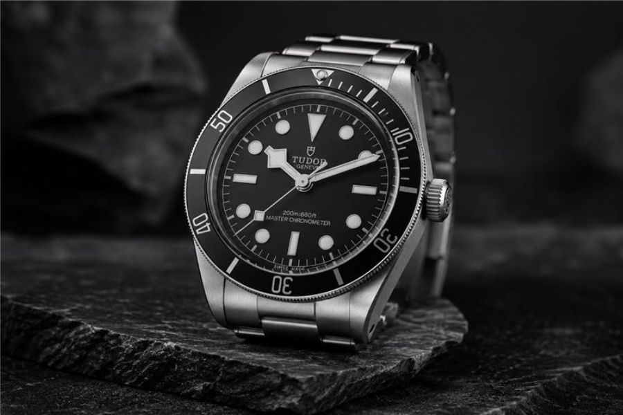 tudor black bay burgundy metas m7941a1a0ru luxury watch florida tudor black bay burgundy metas m7941a1a0ru luxury watch florida